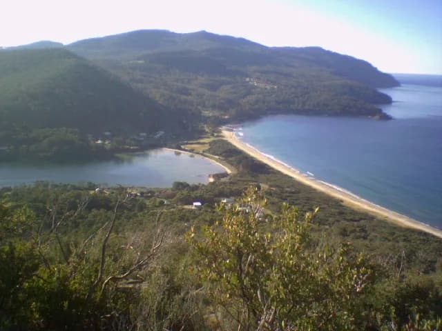 Eaglehawk Neck between Pirates Bay and Norfolk Bay
