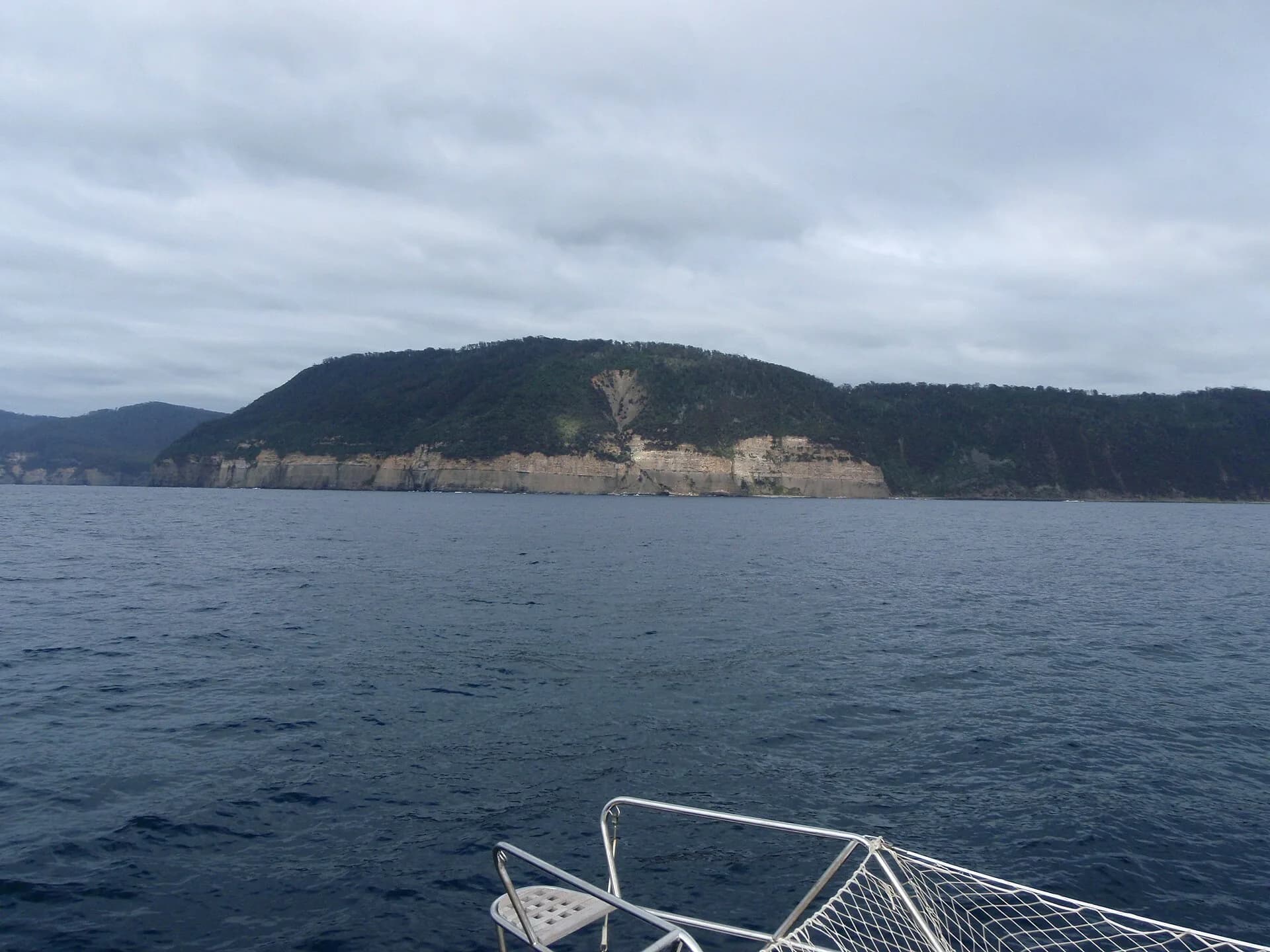 High cliffs on the Forestier and Tasman coast