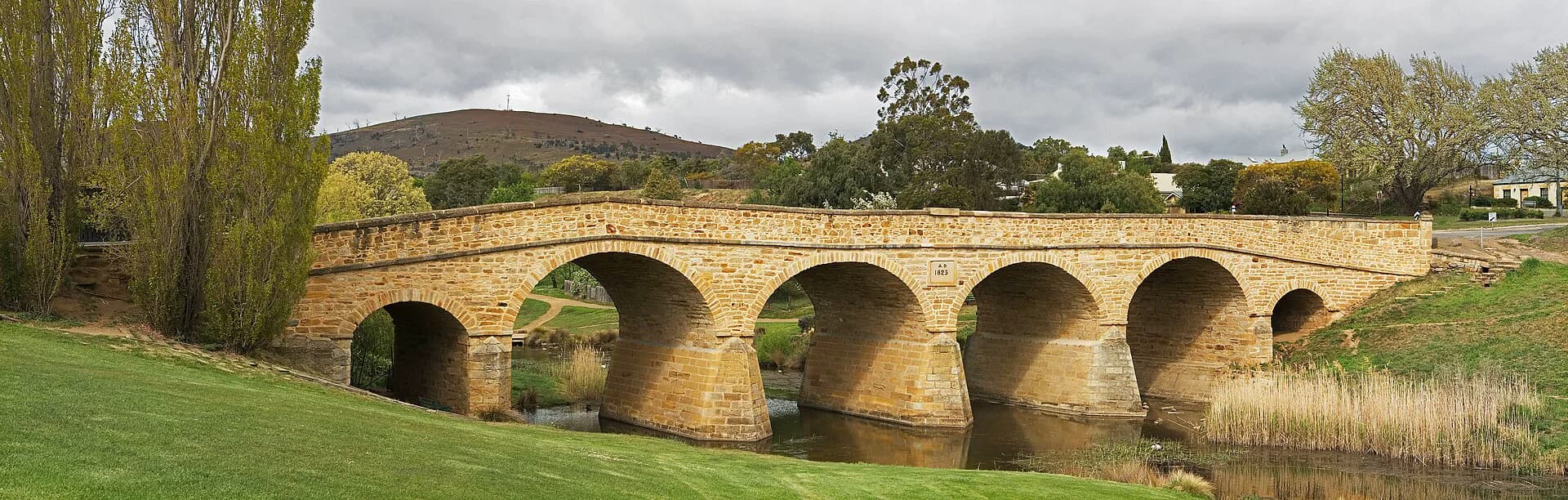 Sandstone arches of Richmond Bridge across the Coal River