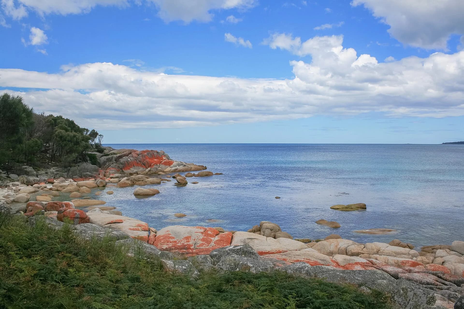 White beach and orange granite on the Bay of Fires coast