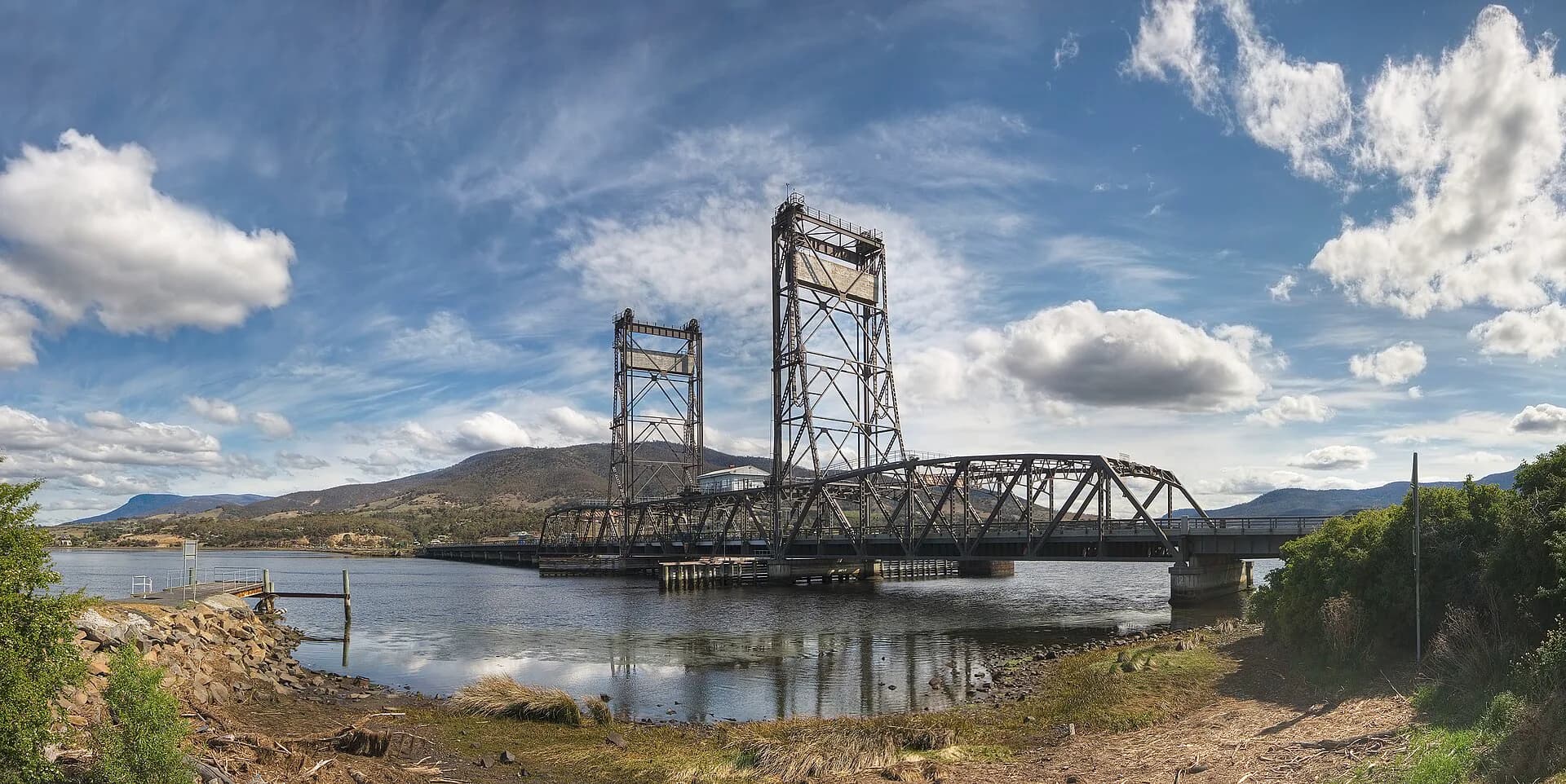 The Bridgewater causeway crossing the River Derwent