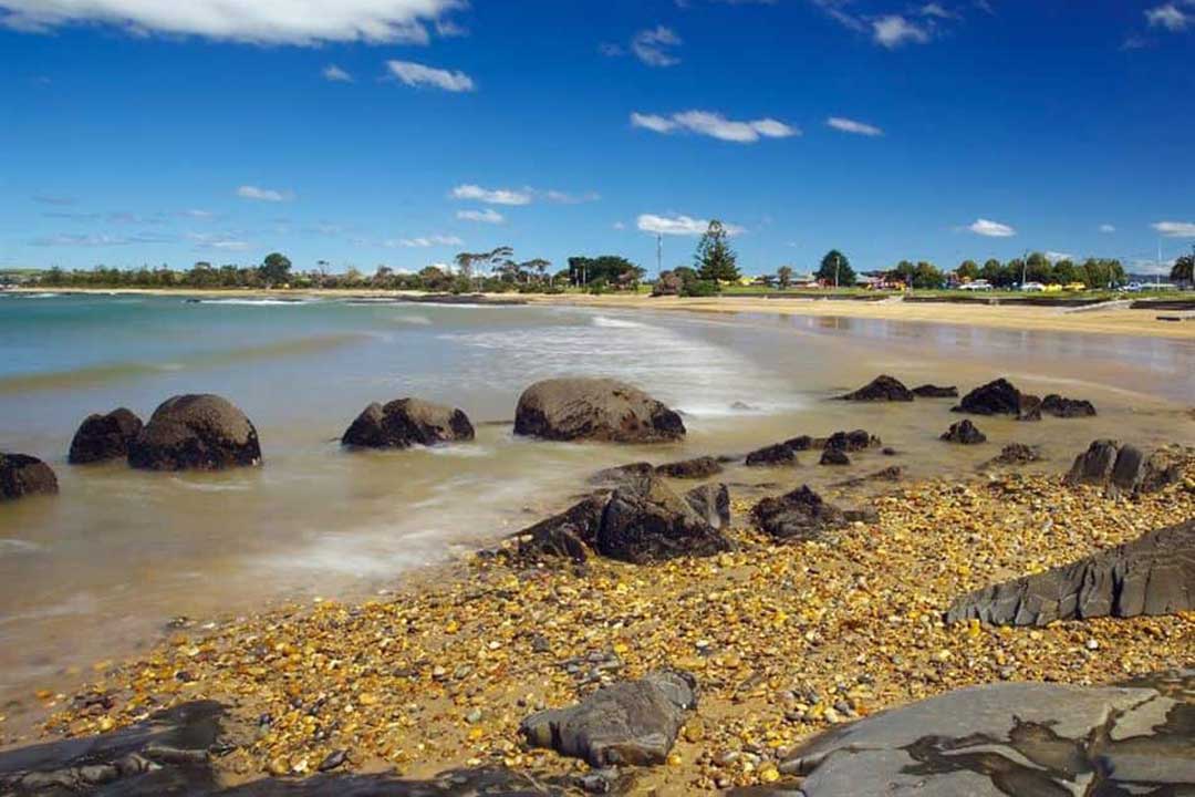 Back Beach, Devonport