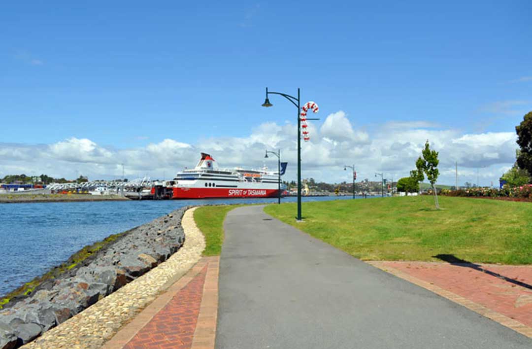 Don to Devonport Cycleway