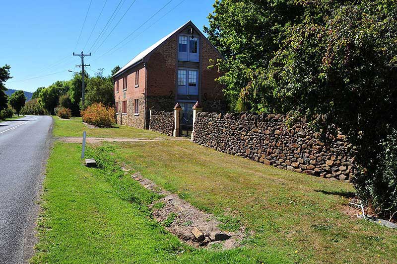 Neighbouring Towns: Deloraine